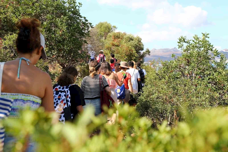 Bodrum’da öğrenciler kıyı temizliği yaptı
