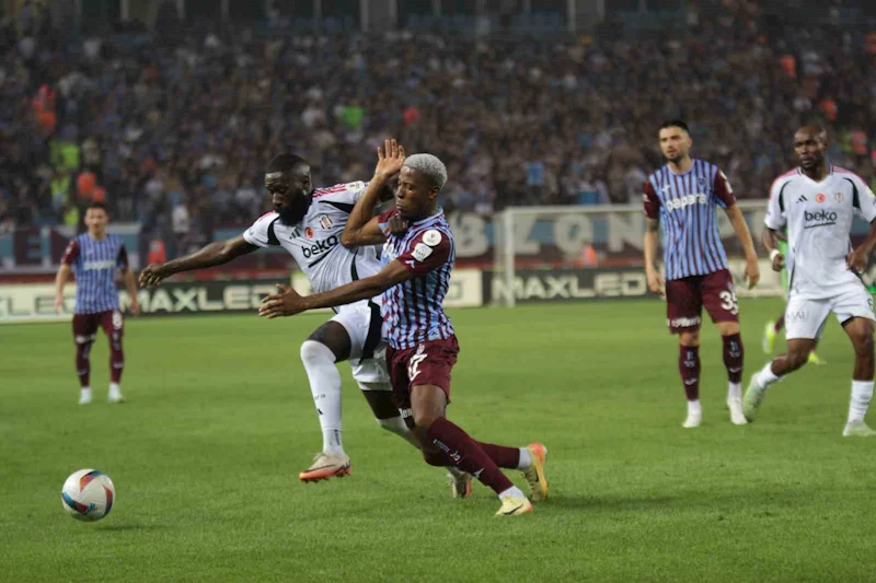 Trendyol Süper Lig: Trabzonspor: 1 - Beşiktaş: 1  (İlk yarı)
