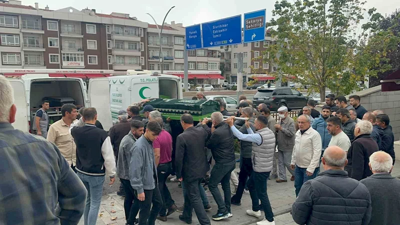 Komşu cinayetine kurban giden 2 çocuk annesi son yolculuğuna uğurlandı
