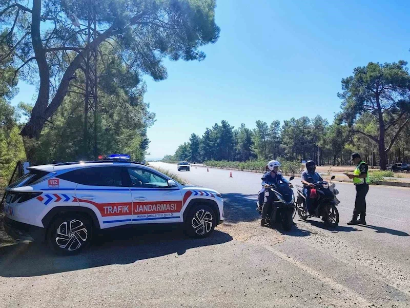 Antalya’da kurallara uymayan motosiklet sürücülerine ceza yağdı
