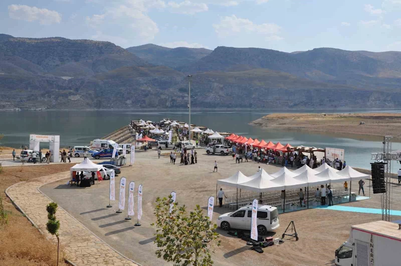 Tarihi Hasankeyf’te Su, Doğa Sporları ve Turizm Festivali düzenlendi
