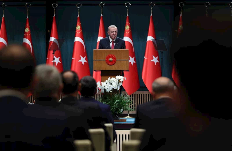 Cumhurbaşkanı Erdoğan: “Narin kızımızın canını alanlardan bunun hesabını adalet önünde mutlaka soracağız. Masum bir yavruyu öldüren canilerin en ağır cezaya çarptırılması için konunun bizzat takipçisi olacağım.”
