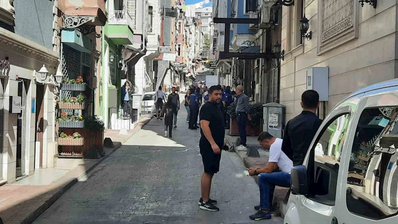 Beyoğlu’nda otel odasında dehşet: Sevgilisinin darbettiği kadın hastanede hayatını kaybetti
