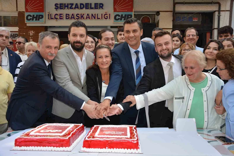 CHP Manisa İl Başkanlığı kuruluşlarının 101. yılını kutladı
