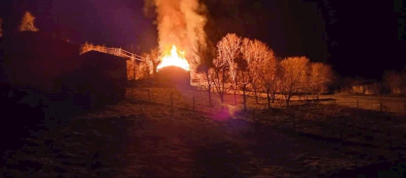 Yılbaşı gecesi yangın kabusu: Evi küle döndü, yaralı kurtuldu
