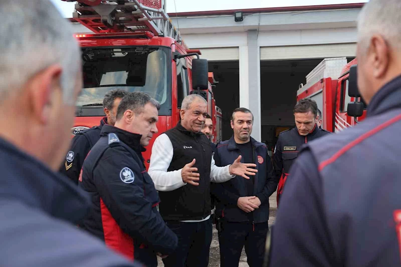 Türkiye’nin en uzun süre itfaiye müdürlüğünü yapan Başgün, emekliye ayrıldı
