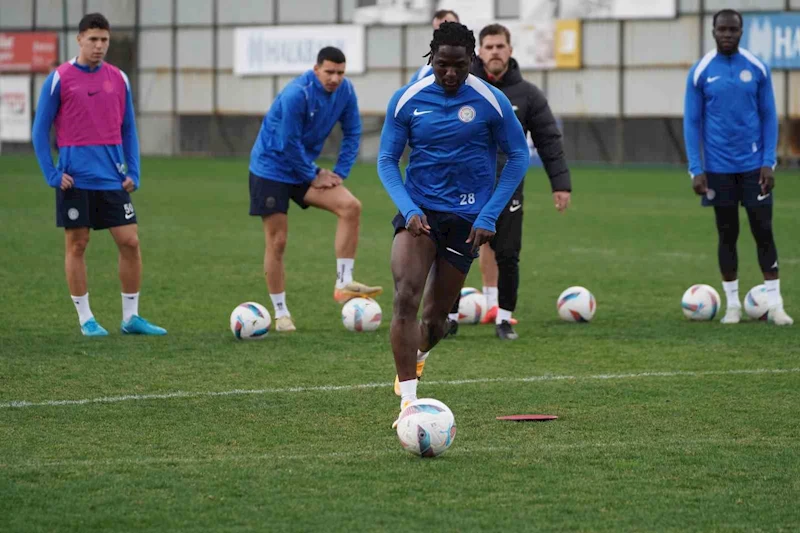 Çaykur Rizespor, Beşiktaş maçının hazırlıklarını sürdürdü
