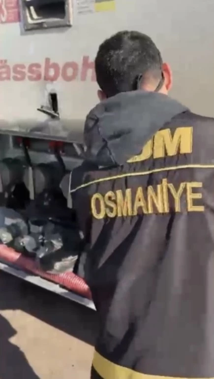 Osmaniye’de tankerde 4 bin 690 paket kaçak sigara ele geçirildi
