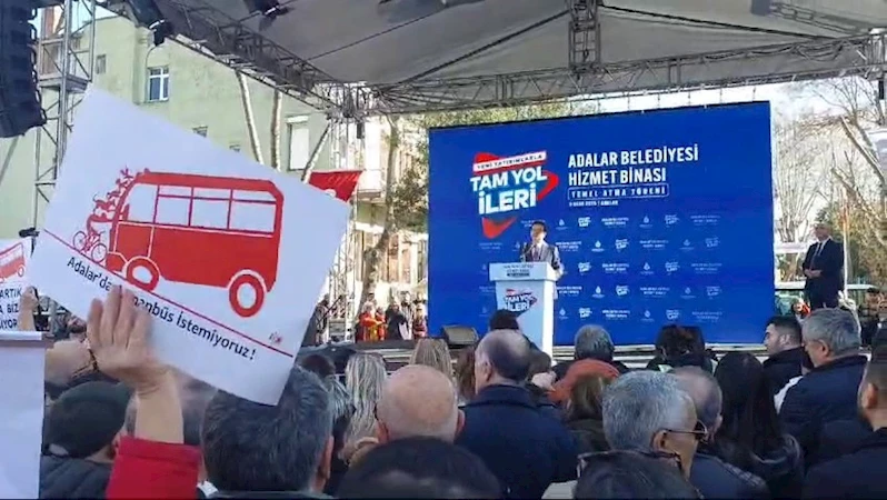 İBB Başkanı İmamoğlu’na Büyükada’da protesto
