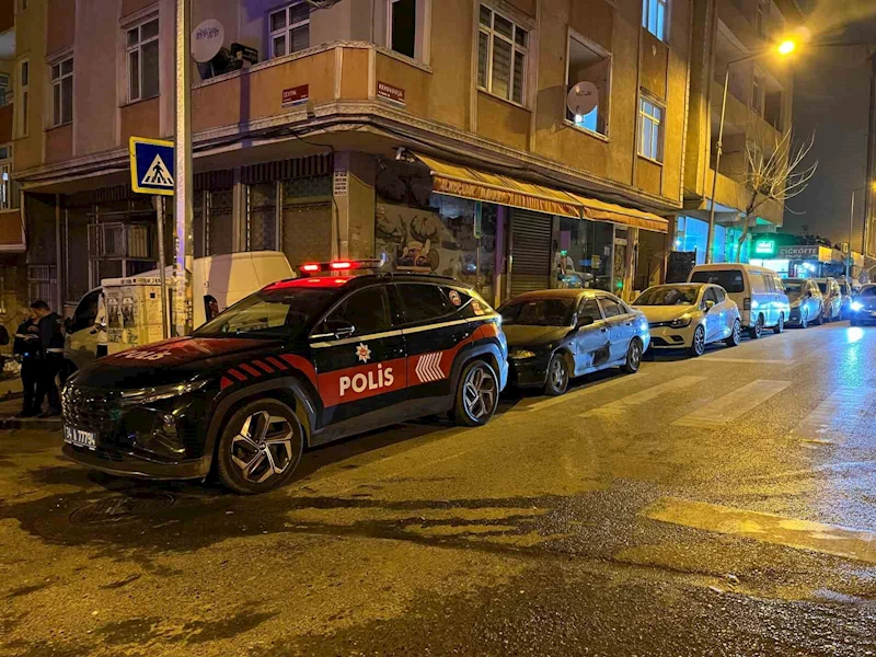 Küçükçekmece’de cadde ortasında silahlı saldırı: 1 yaralı
