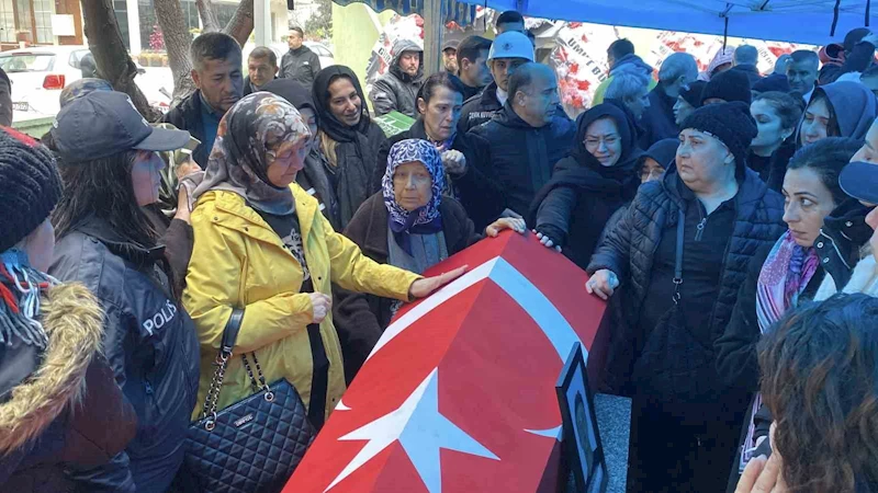 İstanbul’da motosiklet kazasında hayatını kaybeden polis memuru memleketi Çanakkale’de toprağa verildi
