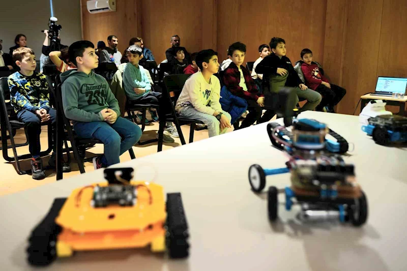 Beylikdüzü Belediyesi öğrencileri robotik kodlama ile tanıştırdı
