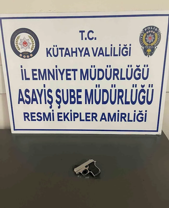 Kütahya’da cezaevi firarisi yakalandı, üzerinde ruhsatsız tabanca ele geçirildi
