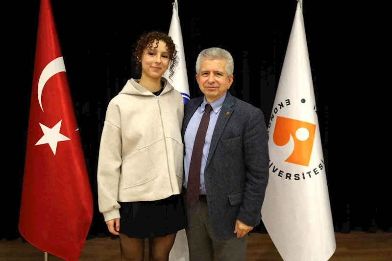 Ailesi ’kendisini korumayı öğrenir’ düşüncesiyle spora başlattı, şampiyon oldu
