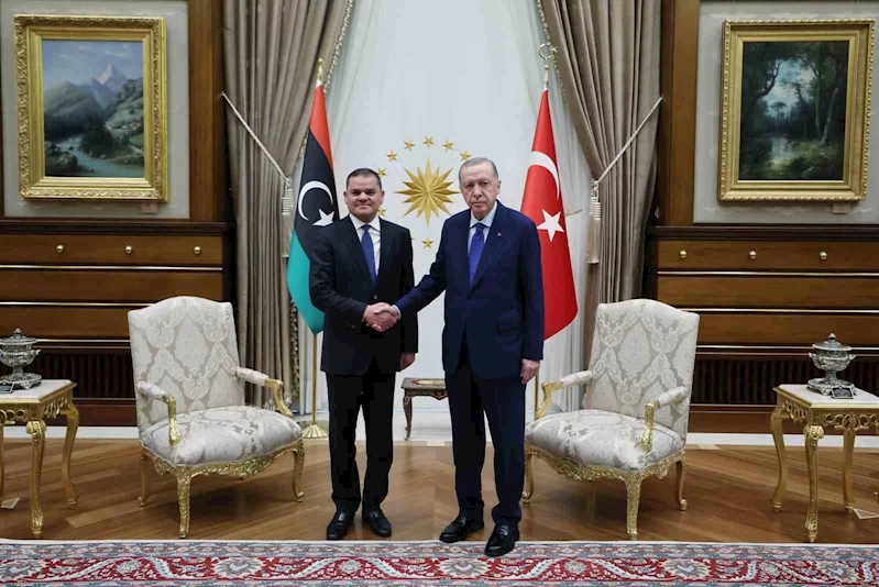 Cumhurbaşkanı Recep Tayyip Erdoğan, Cumhurbaşkanlığı Külliyesi’nde Libya Başbakanı Abdulhamid Dibeybe’yi kabul etti.
