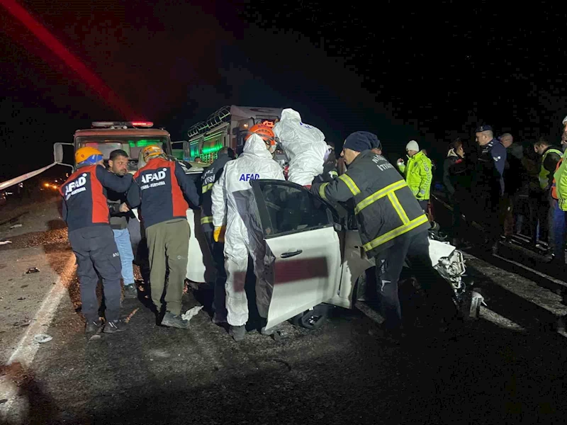 Niğde’de feci kaza: 2 ölü, 1 ağır yaralı
