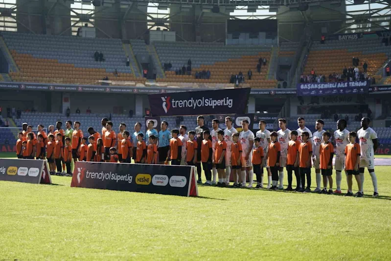 Trendyol Süper Lig: Başakşehir: 0 - Çaykur Rizespor: 0 (Maç devam ediyor)
