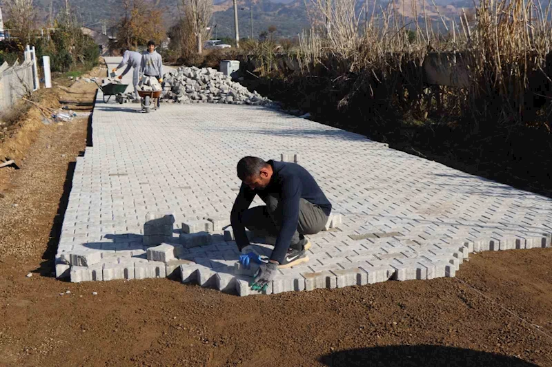 Nazilli Belediyesi Arslanlı’da yol çalışmalarını tamamladı
