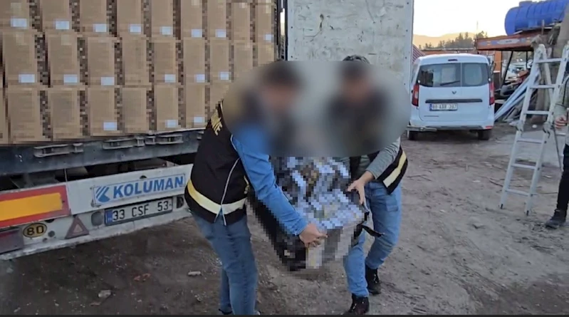 Osmaniye’de durdurulan 2 tırda 44 bin 230 paket kaçak sigara ele geçirildi
