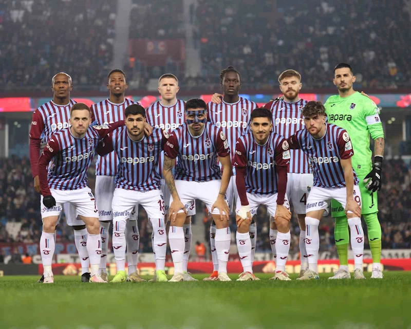 Trendyol Süper Lig: Trabzonspor: 3 - Sivasspor: 0 (İlk yarı)
