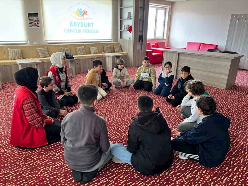 Bayburt Gençlik Merkezi’nin yarıyıl tatilindeki öğrencilere yönelik ’Gençlik Kış Kulübü’ başladı
