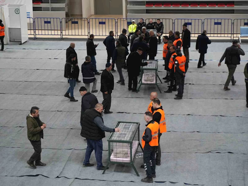 18 bin üyesi bulunan kooperatifin kongresinde oy kullanımına başlandı
