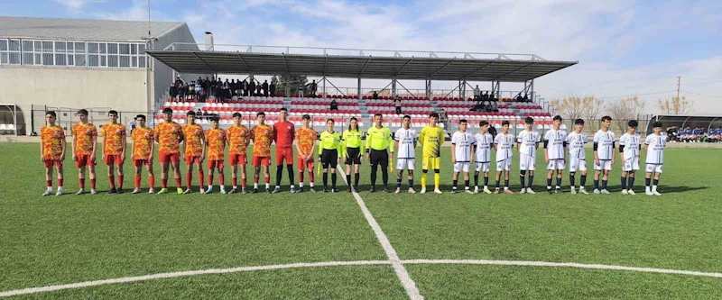 Mardin U16 Ligi’nde Bolu’daki yangında hayatını kaybedenler için saygı duruşu
