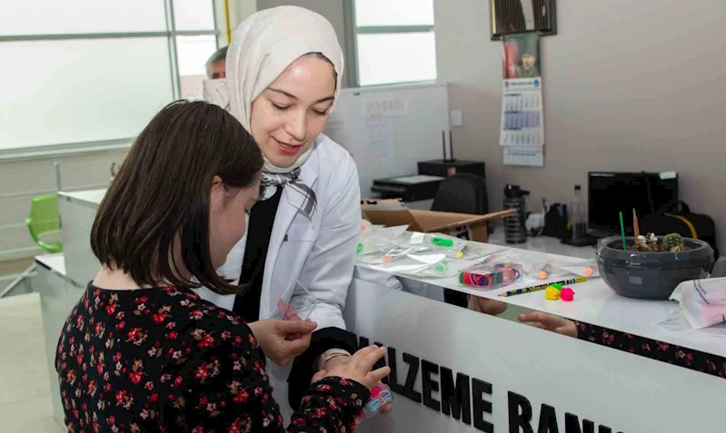 Selçuk Üniversitesi’nde özel çocukların diş tedavileri yapıldı
