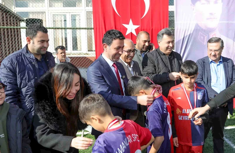 Bayraklı’da U-10 Cup turnuvası görkemli finalle tamamlandı
