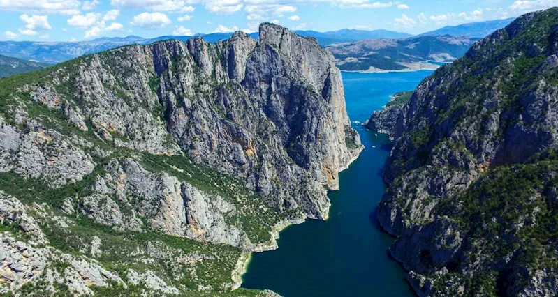 Tabiat parklarına ziyaretçi akını
