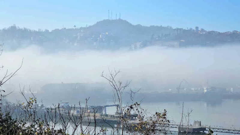 Zonguldak’ta sis kartpostallık manzaralar oluşturdu
