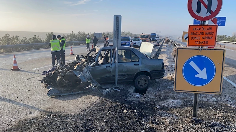 Ters yöne giren otomobil tırla çarpıştı: 1 ölü, 1 yaralı
