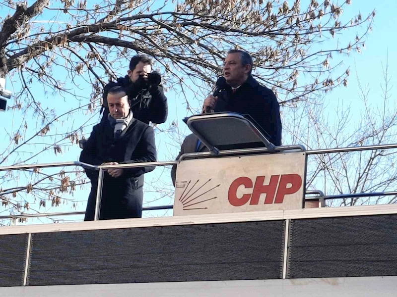 CHP Genel Başkanı Özel, Kars’ta partisinin il binasının açılış töreninde konuştu:
