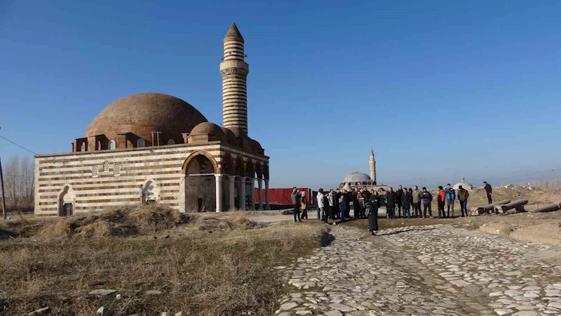 Eski Van Şehri’nde geçmişin izlerine yolculuk
