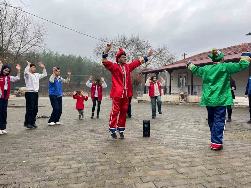 Ula’da minik yetenekler sanat ve sporla şekilleniyor
