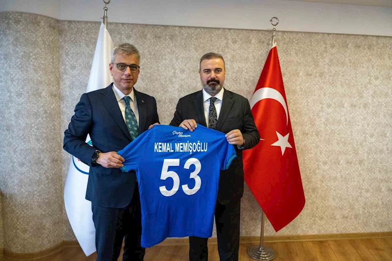 Bakan Kemal Memişoğlu’ndan, Çaykur Rizespor’a ziyaret
