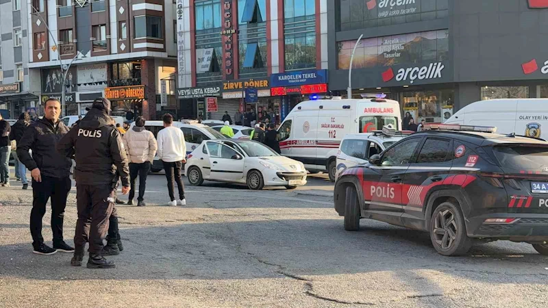 Sultangazi’de polis ekipleri tarafından durdurulan şüpheli araçtan kadın cesedi çıktı. İlk bilgilere göre, Eyüpsultan’da öldürüldüğü değerlendirilen kadının ormanlık alana veya göle atılmak üzere taşındığı ihtimali üzerinde durulduğu öğrenildi.
