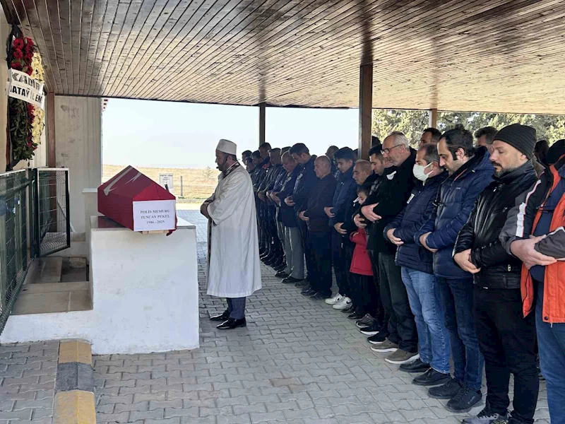 Kalp krizi geçiren polis memuru hayatını kaybetti
