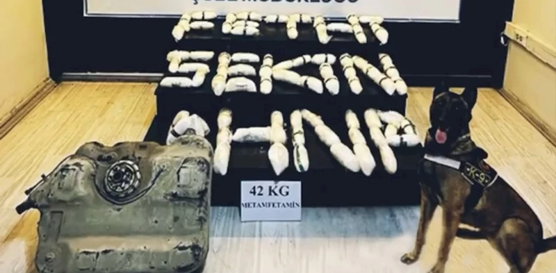 Hakkari’de 42 kilogram metamfetamin ele geçirildi
