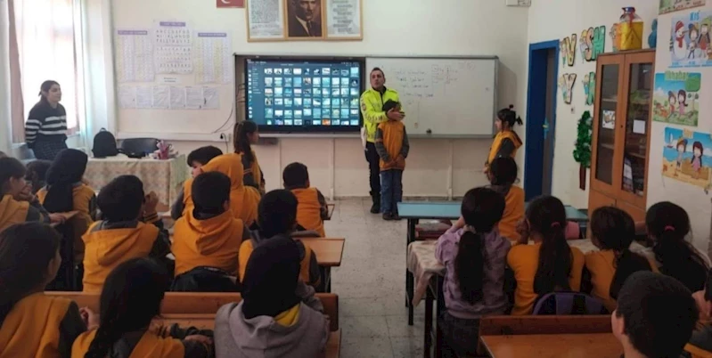 Tuzluca İlçe Emniyet Müdürlüğü’nden trafik güvenliği eğitimi
