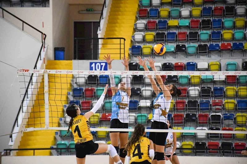 Okul Sporları Voleybol Yıldızlar grup müsabakaları başladı
