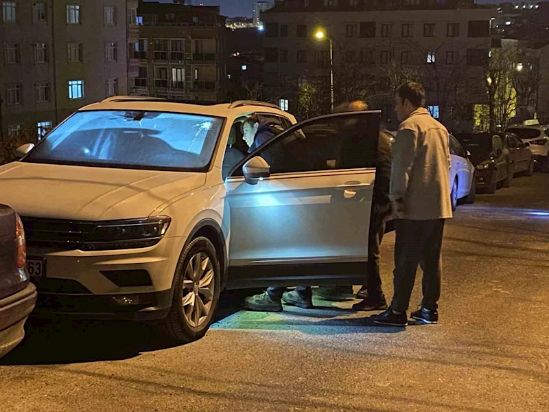 Küçükçekmece’de motosikletli gence silahlı saldırı: 1 ağır yaralı
