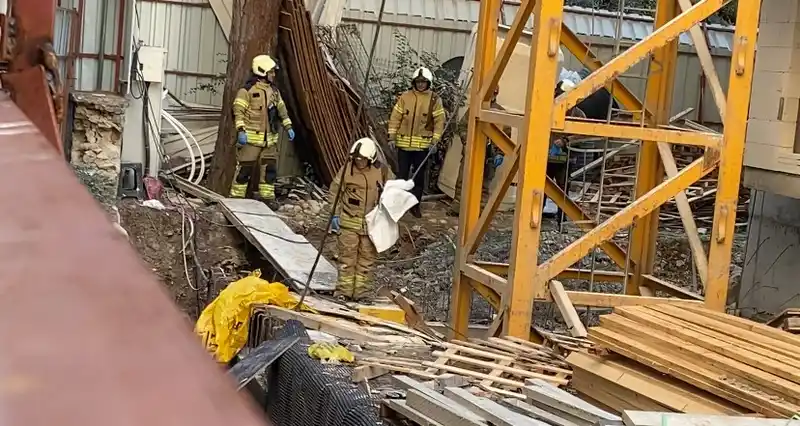 Kadıköy’de inşaattan düşen 60 yaşındaki işçi hayatını kaybetti
