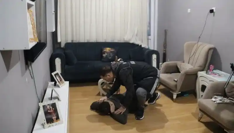 Kayseri’de sokak satıcılarına darbe: 9 gözaltı
