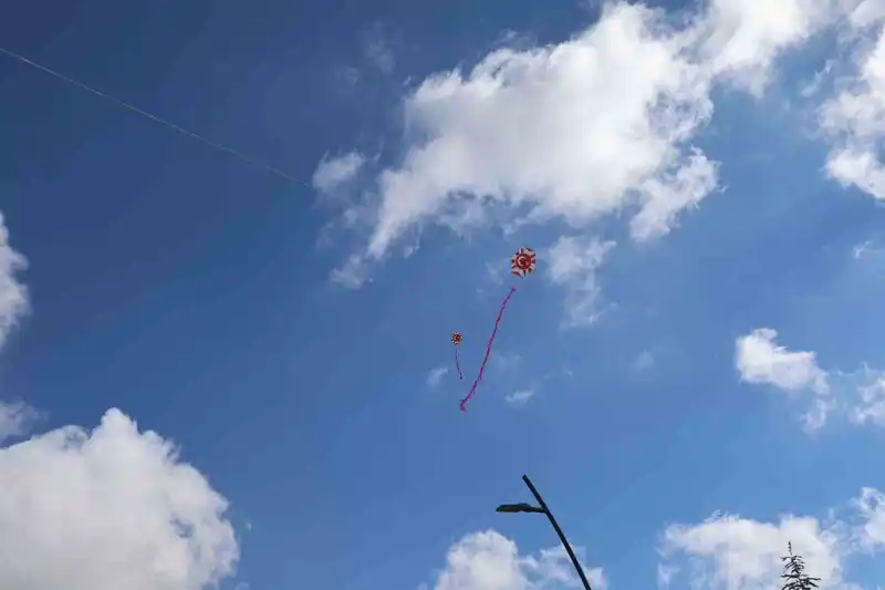 Öğrenciler uçurtmalarını Gazze halkı için uçurdu
