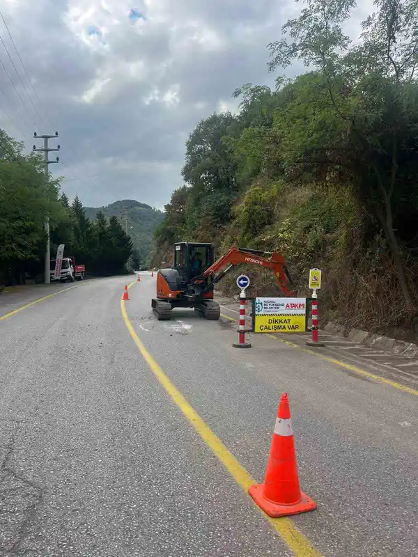 Muhtemel taşkınlara karşı V kanalları temizleniyor
