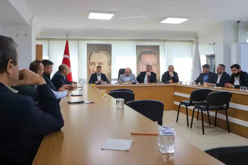 Muhtarlar talep ve şikayetlerini milletvekillerine ilettiler
