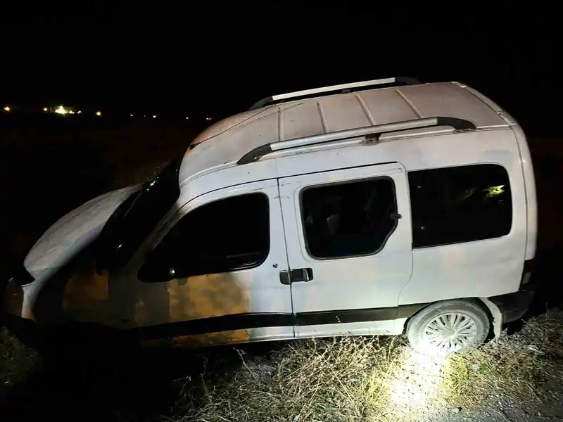 Van’da kamyonet takla attı: 2 yaralı
