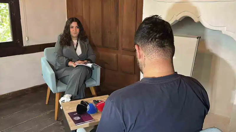 Alkol bağımlılığını yendi, şimdi diğer gençlere umut oluyor
