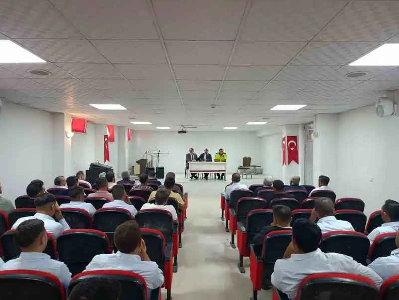 Malatya’da okul servisi sürücülerine bilgilendirme toplantısı düzenlendi
